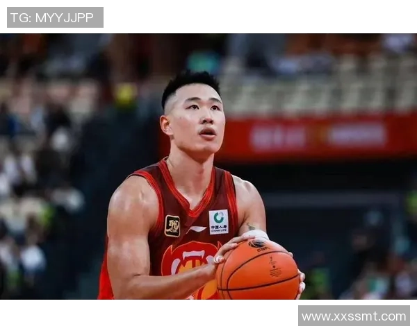 贺希宁：从年轻球员到篮球场上的闪耀明星之路